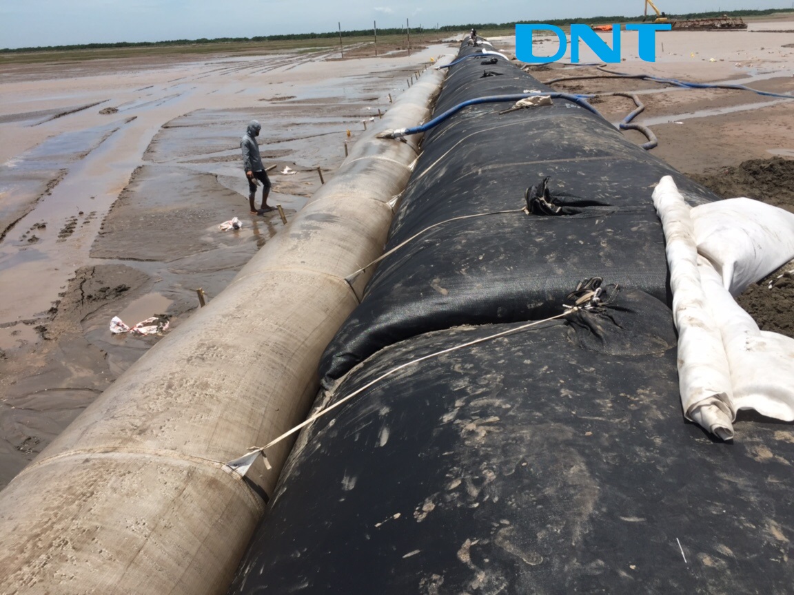 Ống địa kỹ thuật Geotube và ứng dụng trong xây dựng đê kè chắn sóng biển Ống địa kỹ thuật Geotube và ứng dụng trong xây dựng đê kè chắn sóng biển